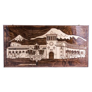 Նարդի փայտից Մասիսի և Սիսի, Հարնապետության Հրապարակի ձեռքի քանդակներով